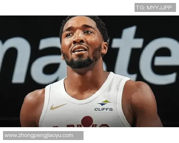 米切尔:今晚我们需要更多人挺身而出 我们在专注球队成功方面表现出色 米切尔:今晚我们需要更多人挺身而出 我们在专注球队成功方面表现出色